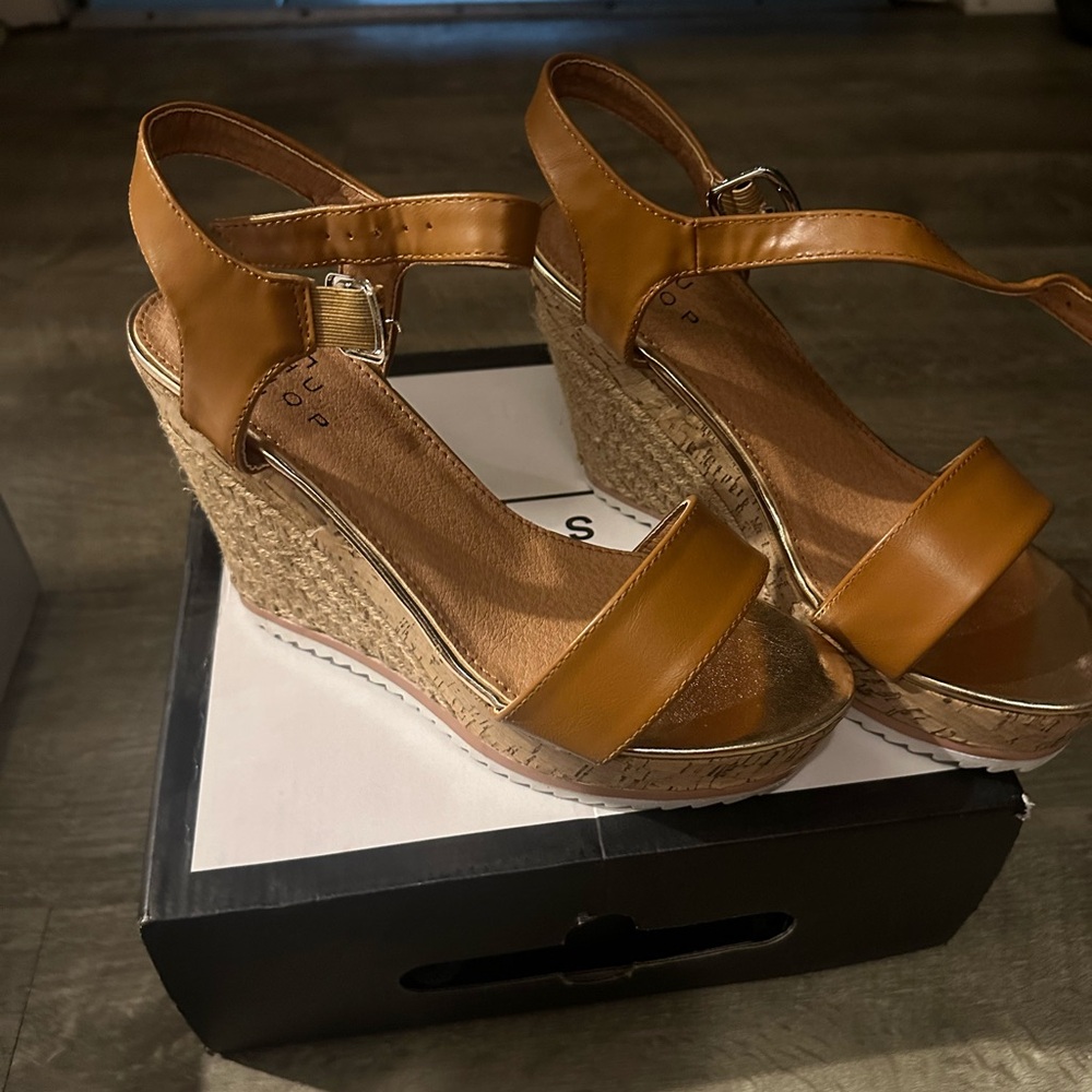 Shu shop brand new wedges never worn